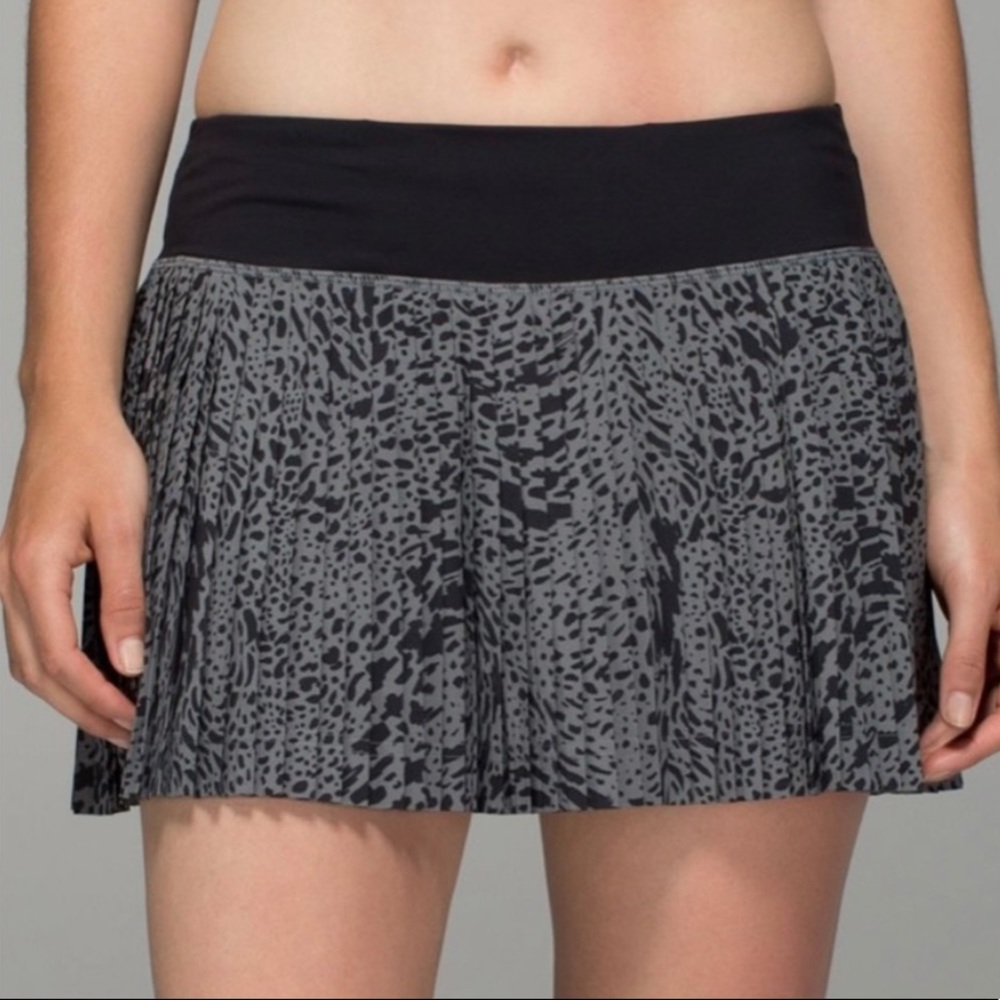 Lululemon Pleat to Street Slate Skirt 6